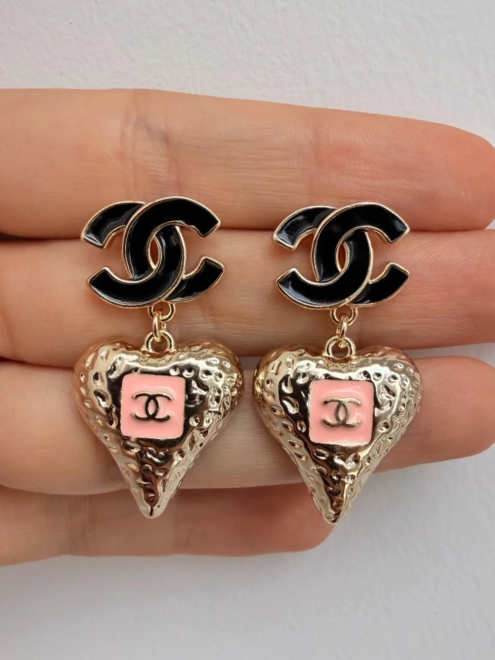 🖤Chanel Black & Pink Heart Drop Earrings💗